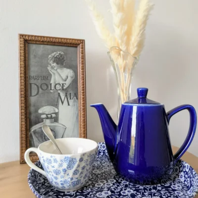 cafetiere vintage bleu intense