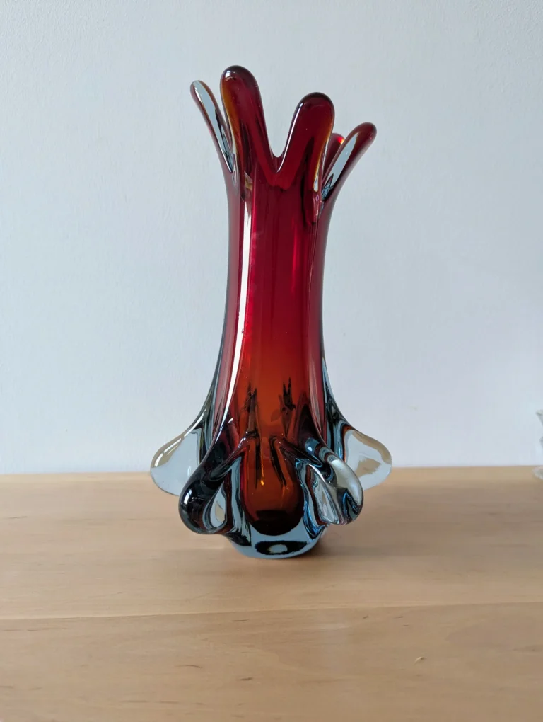 Vase Murano vintage six doigts en verre soufflé rouge et bleu, forme sculpturale