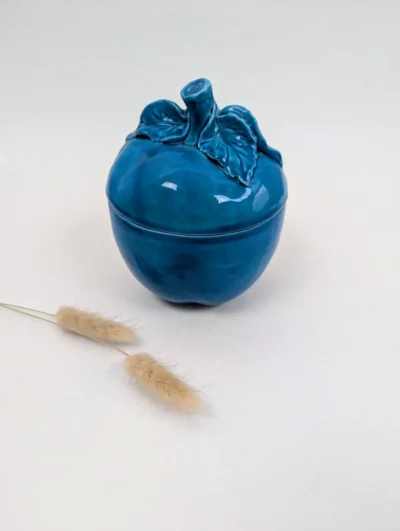 boite pomme en céramique bleu turquoise