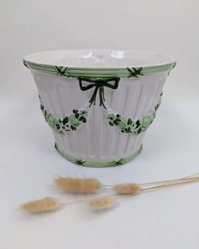 Cache pot en barbotine vintage style anglais blanc et vert