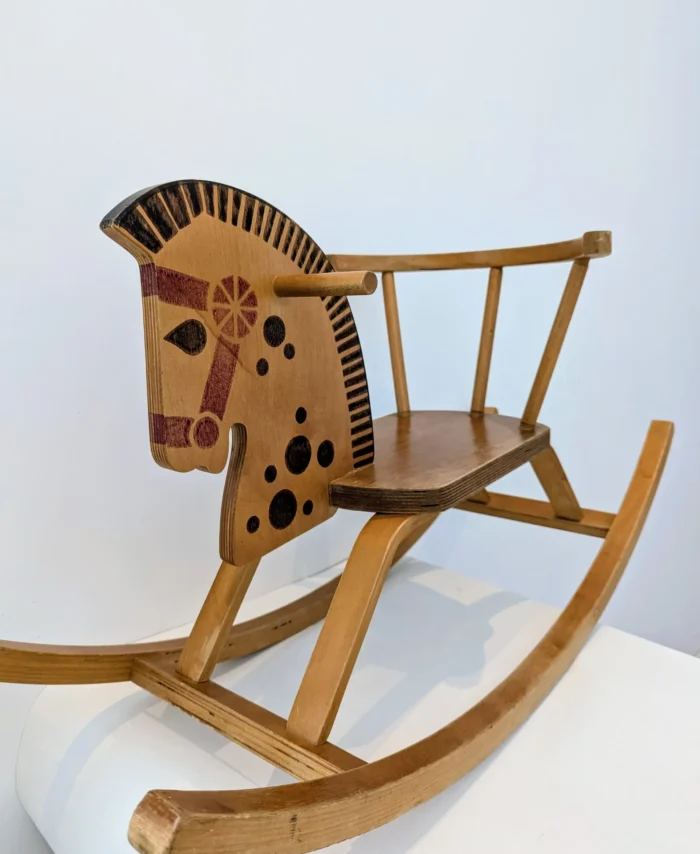 cheval à bascule vintage en bois peint