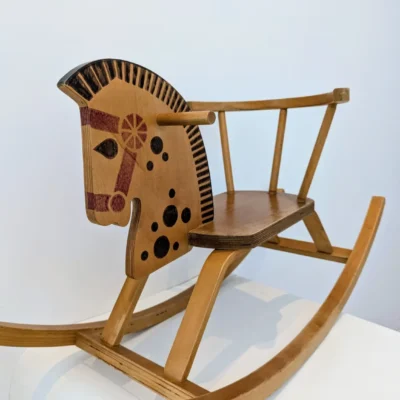 cheval à bascule vintage en bois peint
