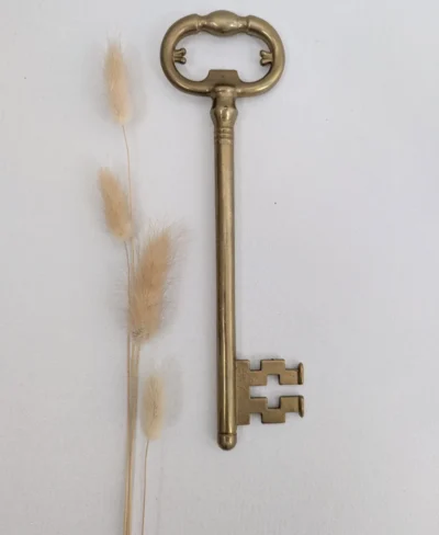 Clé en laiton décapsuleur vintage