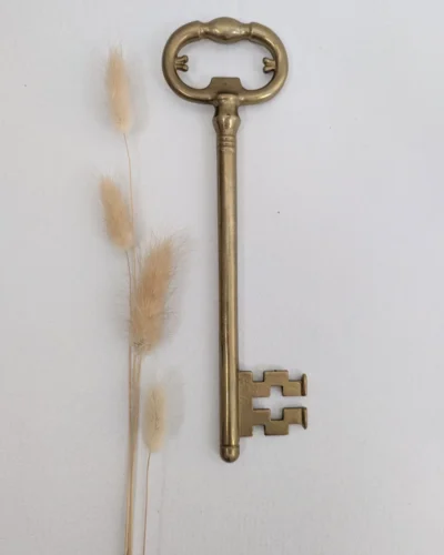 Clé en laiton décapsuleur vintage