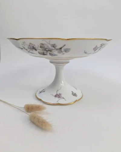 Coupe à fruits, compotier en porcelaine de Paris signée Victor Etienne