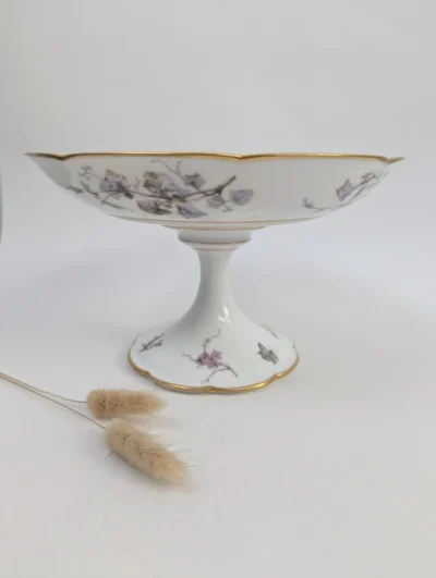 Compotier en porcelaine Victor Etienne Paris, ancien , décor floral et animalier peint à la main, coupe sur pied vintage diamètre 22 cm.