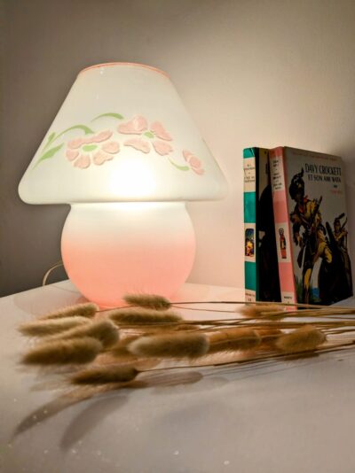 Lampe champignon verre opalin rose blanc monobloc vintage Villa Brieg
