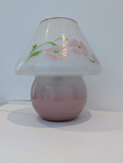 Lampe à poser avec abat-jour en pâte de verre couleur aubergine et orange, pied en bronze