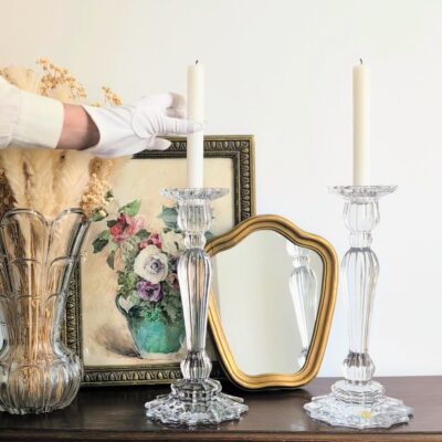 Paire de bougeoirs cristal mise en scène chic