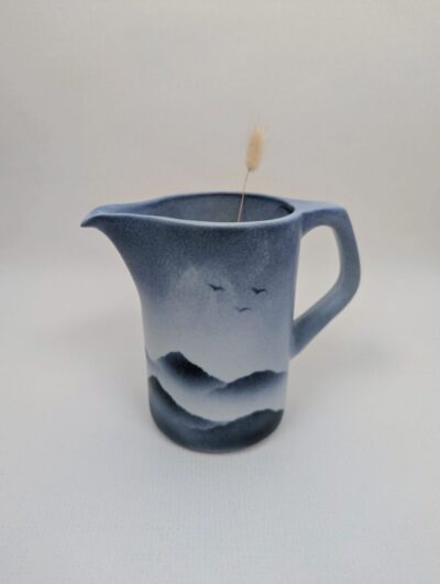 Broc porcelaine mate Virebent Claire Debril décor japonais gris Villa Brieg