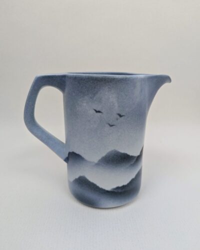 Vase vintage en céramique Virebent par Claire Debril, décor paysage bleu