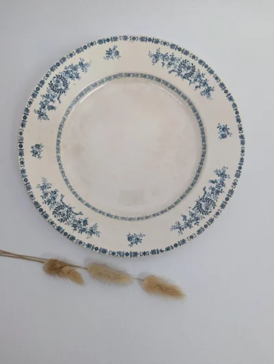 Plat ancien terre de fer Thermidor décor floral bleu par transfert, vaisselle française XIXe siècle, plat de service campagne chic.