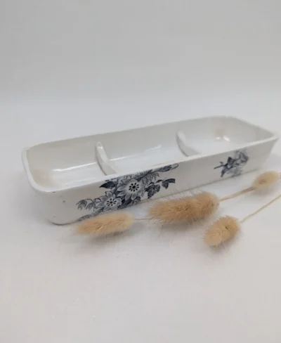 Porte savon Terre de fer signé Sarreguemines blanc et bleu