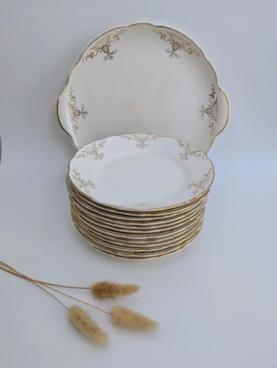 Assiettes dessert Villeroy & Boch vintage: 12 assiettes, un plat à gâteaux
