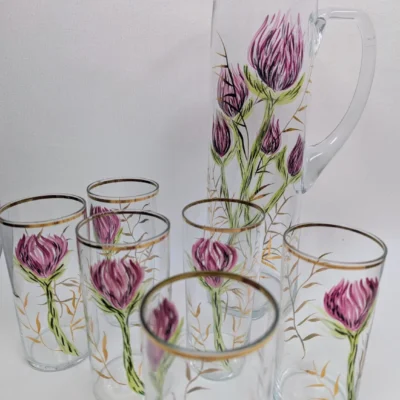 Service à orangeade composé de 6 verres 1 carafe, motifs chardons peint main