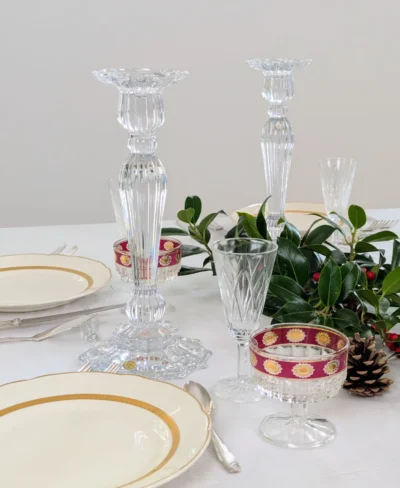 mise en scène table de Noël bougeoirs en cristal de bohème flambeau