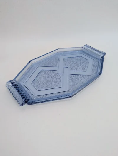 Plateau Art Déco de forme octogonale en miroir bleu avec anses géométriques en métal chromé