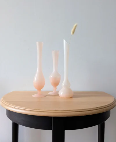 trio de vases en opaline rose vintage