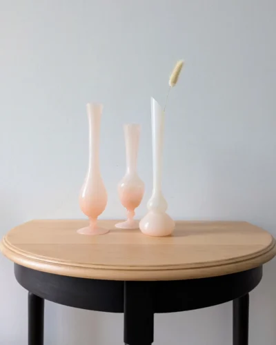 trio de vases en opaline rose vintage