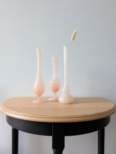 trio de vases en opaline rose vintage