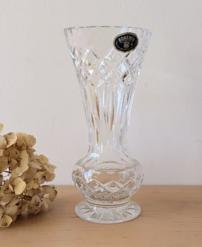 vase en cristal de bohème ciselé