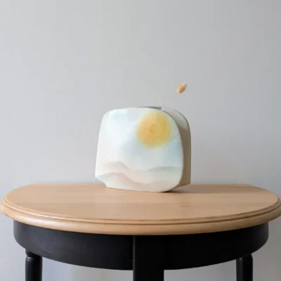 vase en porcelaine de Virebent modèle virgule