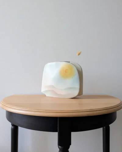 vase en porcelaine de Virebent modèle virgule