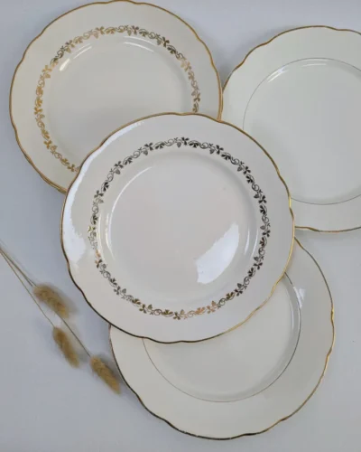 Service d'assiettes plates vintage dépareillé
