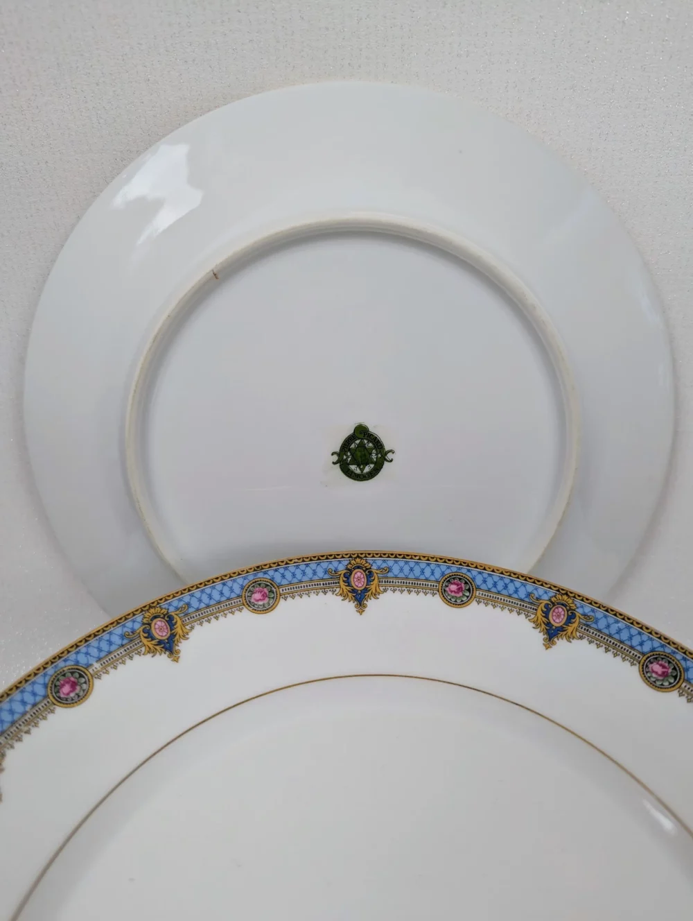 Set of 10 Limoges porcelain dinner plates - Image 6