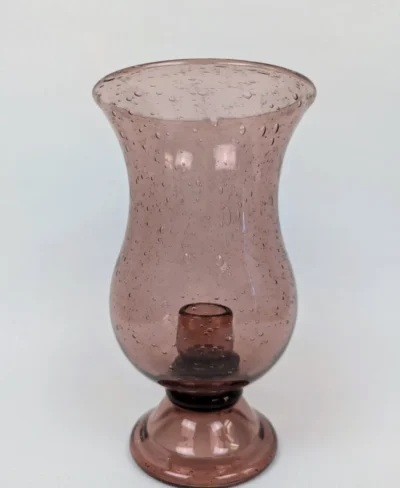 Bougeoir photophore en verre soufflé de couleur aubergine