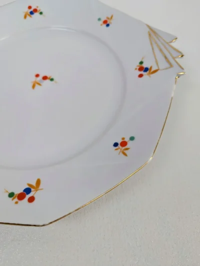 Plat à tarte rond en porcelaine Royal Epiag Czechoslovakia avec décor de fleurs printanières et bordure dorée