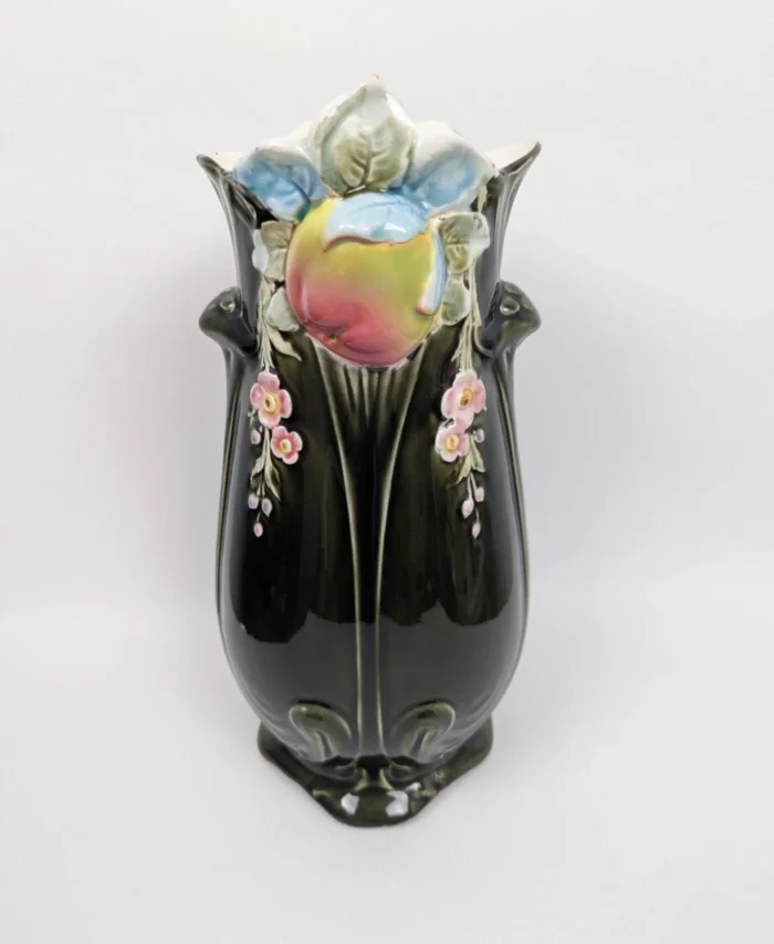 Grand vase en céramique Art Nouveau de la faiencerie Gustave de Bruyn