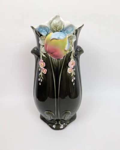 Grand vase en céramique Art Nouveau de la faiencerie Gustave de Bruyn