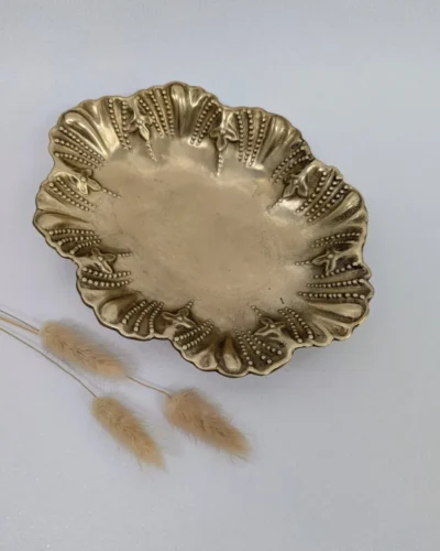 Vide poche ancien en bronze doré