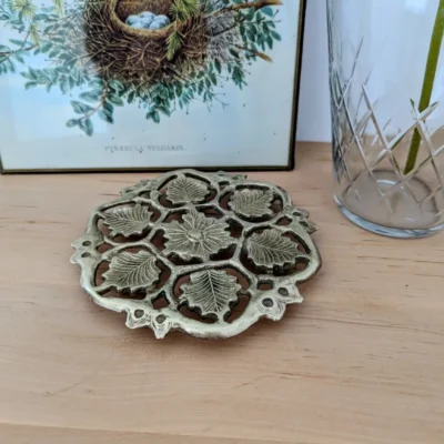 Dessous de plat ancien en bronze doré
