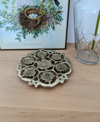 Dessous de plat ancien en bronze doré
