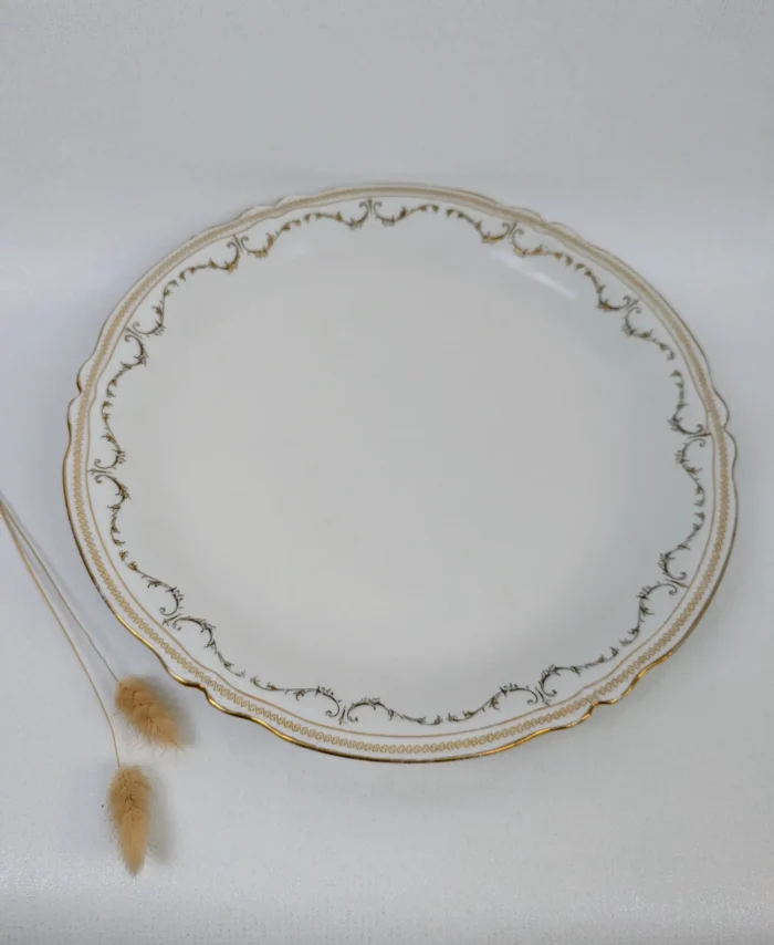 Grand plat de présentation en porcelaine de Limoges signé B&Cie