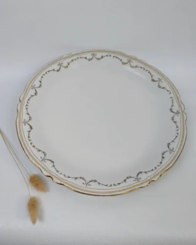 Grand plat de présentation en porcelaine de Limoges signé B&Cie