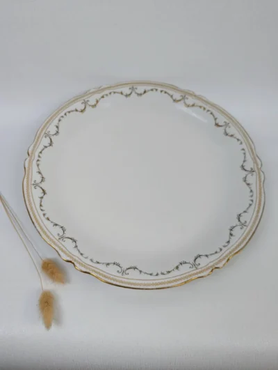Grand plat de présentation en porcelaine de Limoges signé B&Cie