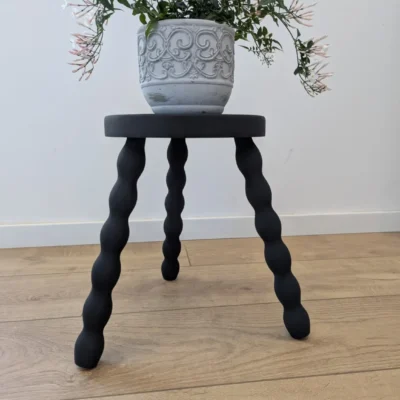 Tabouret tripode noir mat vintage