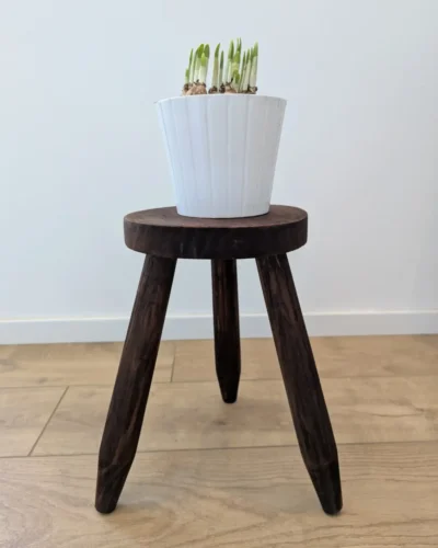 Tabouret tripode vintage en bois teinté