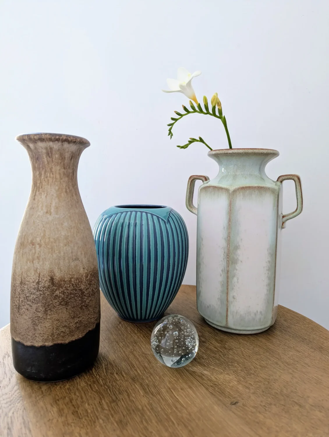 Sélection de vases vintage en céramique et grès aux formes et patines variées