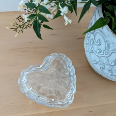 Petite boîte en cristal en forme de cœur