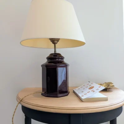 Lampe vintage pied en céramique de couleur bordeaux