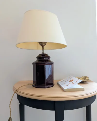 Lampe vintage pied en céramique de couleur bordeaux