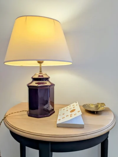 Lampe à poser vintage céramique octogonale brune facettes texture Villa Brieg luminaire ancien