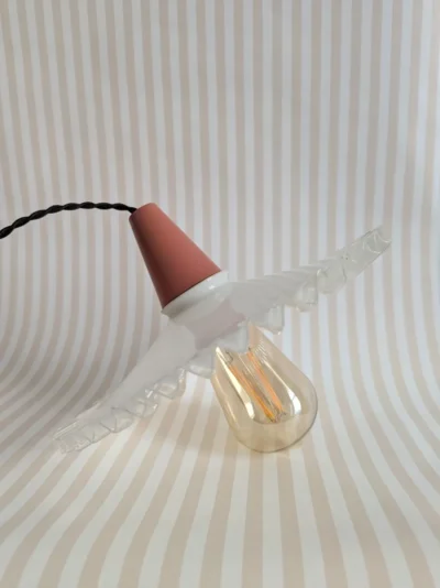 Suspension verre opaline vintage dentelée pavillon terra cotta luminaire restauré Villa Brieg