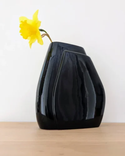 Vase bleu nuit en céramique