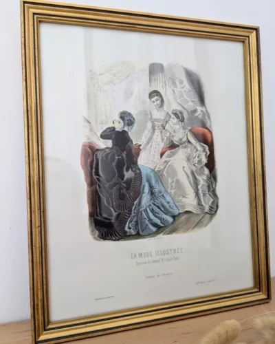 Lithographie avec cadre doré toilettes de theatre