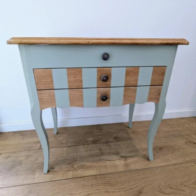 meuble chevet avec coffre bois et bandes vertes